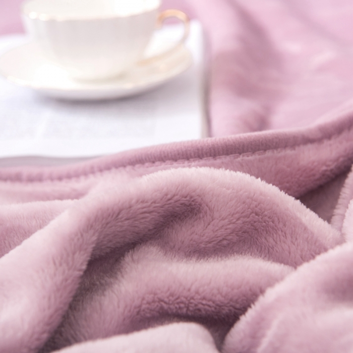 91家纺网 家纺一手货源 找家纺 卡琪曼 2023新款纯色加厚牛奶绒法兰绒毛毯子办公室午睡盖毯 豆沙