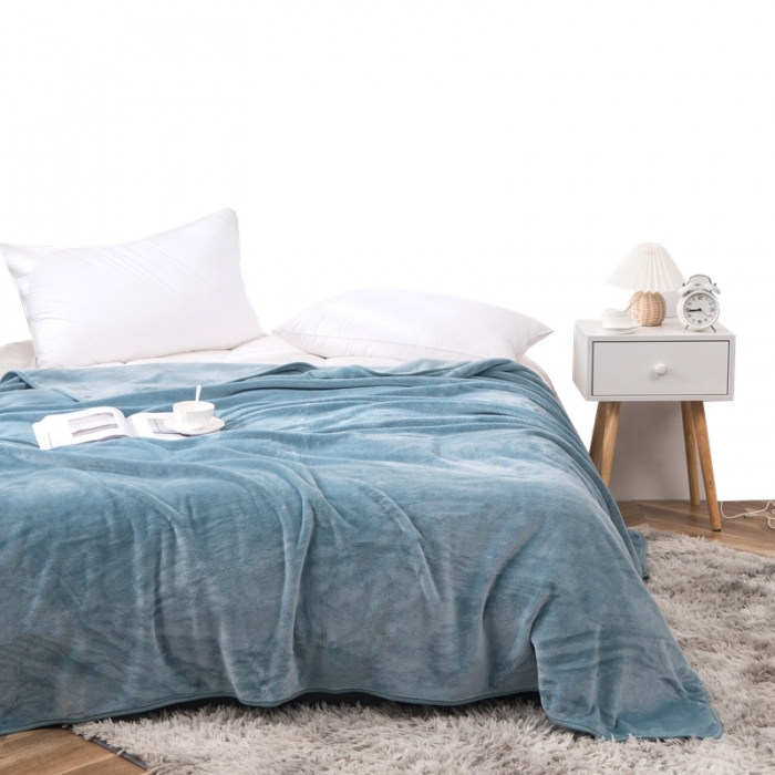 91家纺网 家纺一手货源 找家纺 卡琪曼 2023新款纯色加厚牛奶绒法兰绒毛毯子办公室午睡盖毯 灰蓝