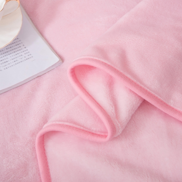 91家纺网 家纺一手货源 找家纺 卡琪曼 2023新款纯色加厚牛奶绒法兰绒毛毯子办公室午睡盖毯 浅粉