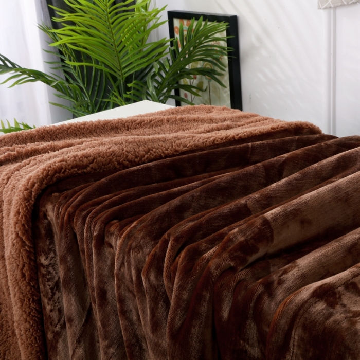 91家纺网 家纺一手货源 找家纺 卡琪曼 2022新双面法兰绒羊羔绒毛毯办公室午睡盖毯子 咖啡