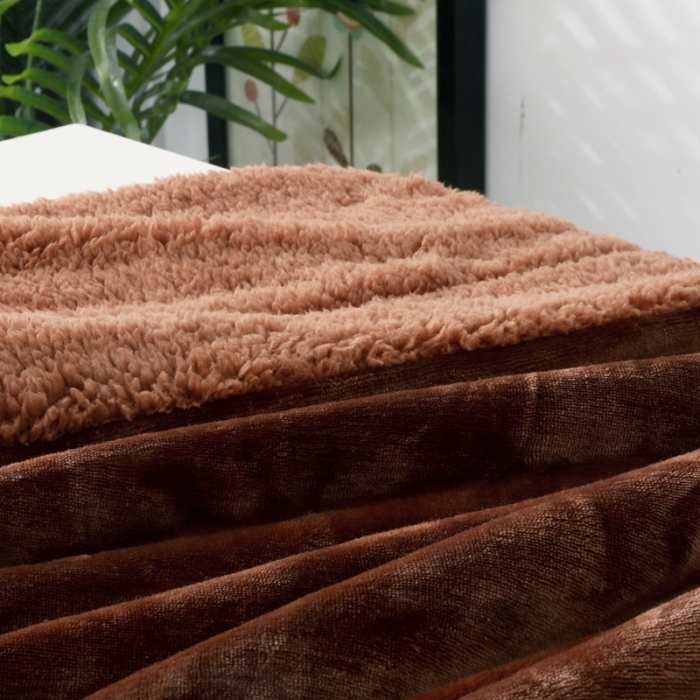 91家纺网 家纺一手货源 找家纺 卡琪曼 2022新双面法兰绒羊羔绒毛毯办公室午睡盖毯子 咖啡