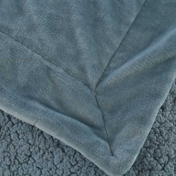 91家纺网 家纺一手货源 找家纺 卡琪曼 2022新双面法兰绒羊羔绒毛毯办公室午睡盖毯子 孔雀蓝