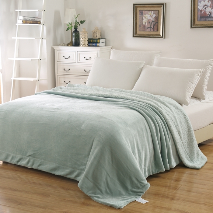 91家纺网 家纺一手货源 找家纺 卡琪曼 2022新双面法兰绒羊羔绒毛毯办公室午睡盖毯子 抹茶绿