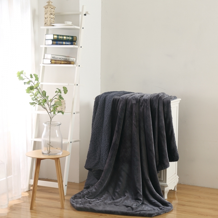 91家纺网 家纺一手货源 找家纺 卡琪曼 2022新双面法兰绒羊羔绒毛毯办公室午睡盖毯子 深空灰