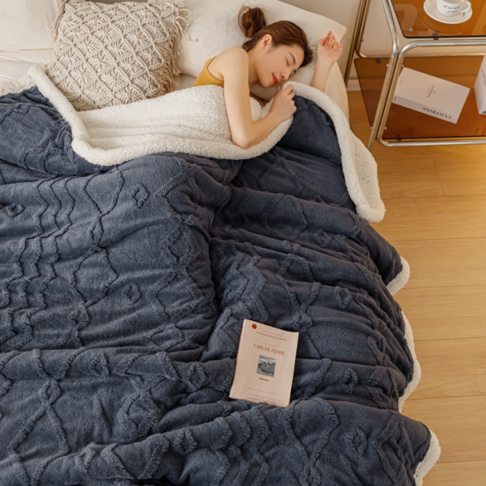 91家纺网 家纺一手货源 找家纺 简爱-2026加厚舒棉绒羊羔绒盖毯毛毯 纹路菱形格-深灰