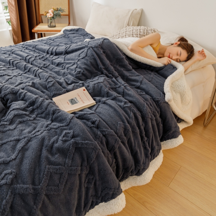 91家纺网 家纺一手货源 找家纺 简爱-2026加厚舒棉绒羊羔绒盖毯毛毯 纹路菱形格-深灰
