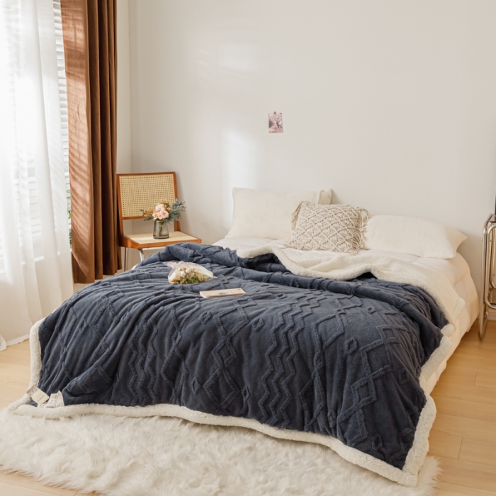 91家纺网 家纺一手货源 找家纺 简爱-2026加厚舒棉绒羊羔绒盖毯毛毯 纹路菱形格-深灰