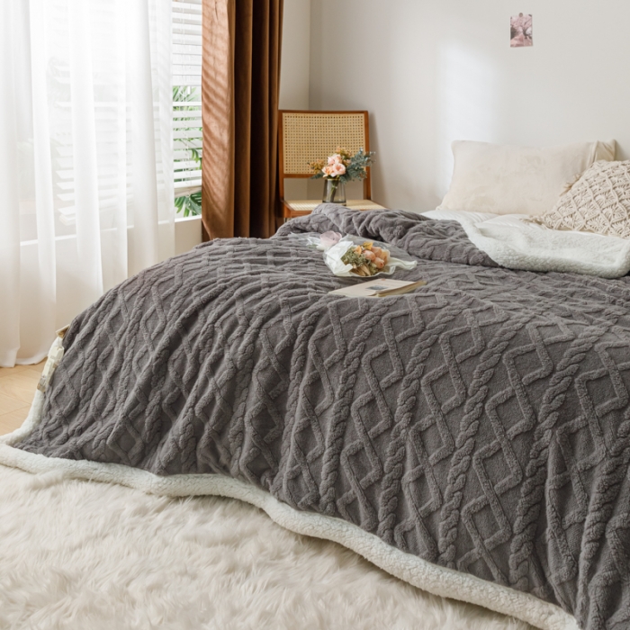 91家纺网 家纺一手货源 找家纺 简爱-2026加厚舒棉绒羊羔绒盖毯毛毯 菱形茉格-儒雅灰