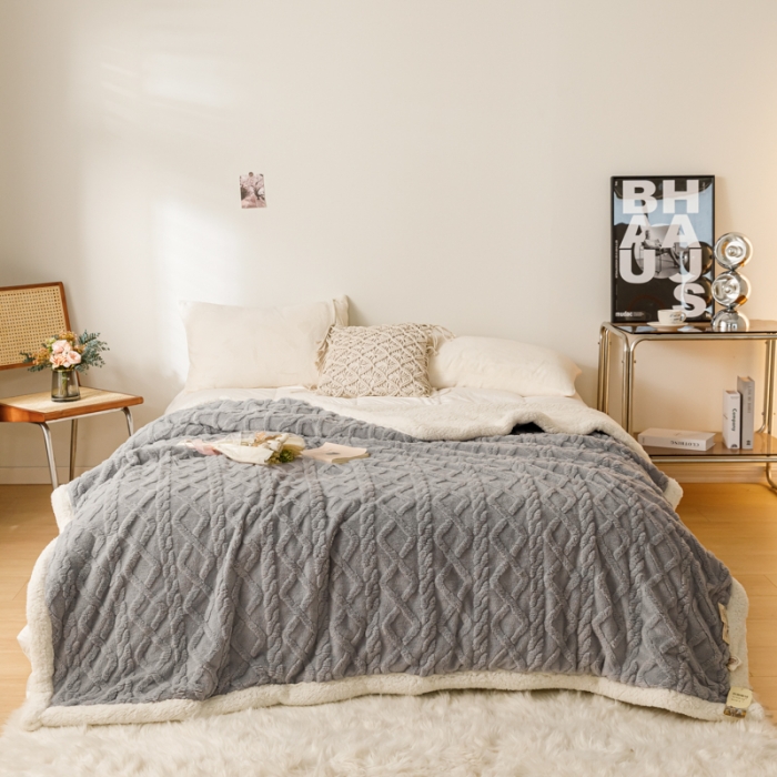 91家纺网 家纺一手货源 找家纺 简爱-2025加厚舒棉绒羊羔绒盖毯毛毯 菱形茉格-绅士灰