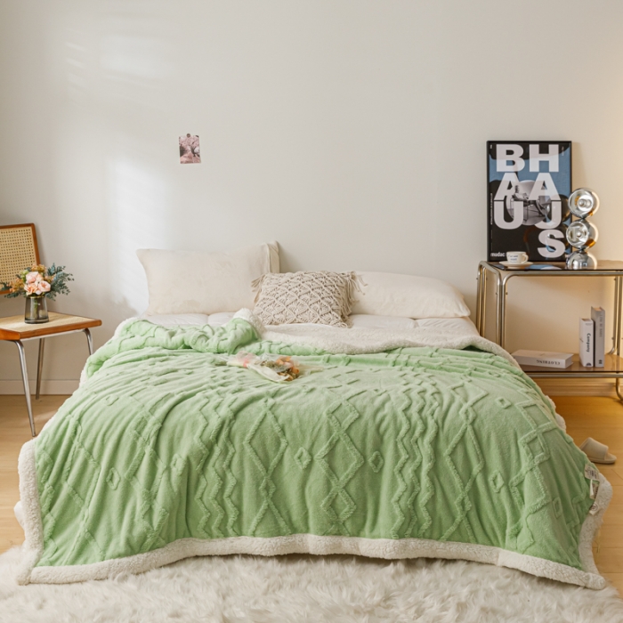 91家纺网 家纺一手货源 找家纺 简爱-2025加厚舒棉绒羊羔绒盖毯毛毯 纹路菱形格-海藻绿