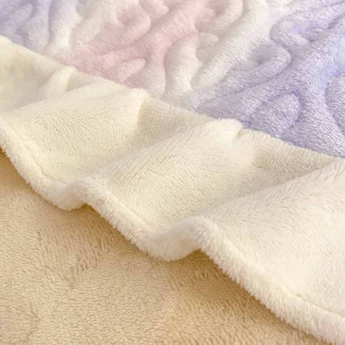 91家纺网 家纺一手货源 找家纺 川悦生活 2022新款高克重牛奶绒花边夹棉床盖 梦幻爱心