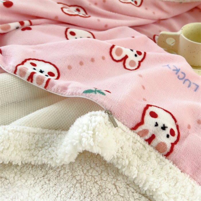 91家纺网 家纺一手货源 找家纺 兄弟坊 2022新款牛奶绒印花多功能毛毯被 小兔宝贝