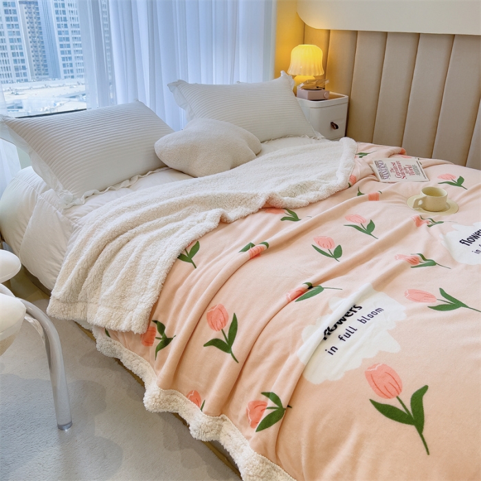 91家纺网 家纺一手货源 找家纺 兄弟坊 2022新款牛奶绒印花多功能毛毯被 郁金香
