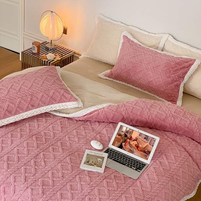 91家纺网 家纺一手货源 找家纺 梦柏2022新款阳离子提花绒四件套 提花绒-豆沙色