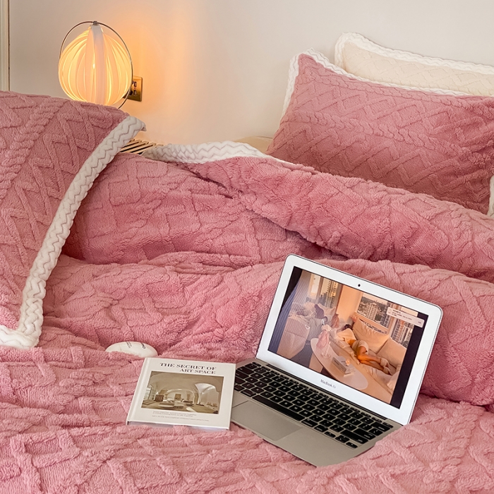 91家纺网 家纺一手货源 找家纺 梦柏2022新款阳离子提花绒四件套 提花绒-豆沙色