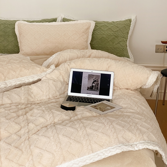 91家纺网 家纺一手货源 找家纺 梦柏2022新款阳离子提花绒四件套 提花绒-米杏色