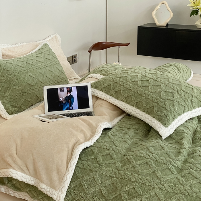 91家纺网 家纺一手货源 找家纺 梦柏2022新款阳离子提花绒四件套 提花绒-抹茶色