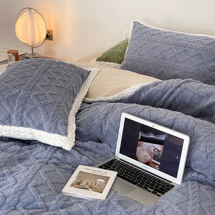 91家纺网 家纺一手货源 找家纺 梦柏2022新款阳离子提花绒四件套 提花绒-烟灰色