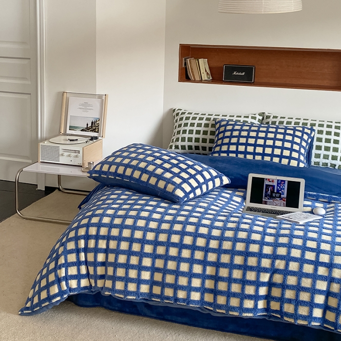 91家纺网 家纺一手货源 找家纺 梦柏2022新款阳离子提花绒四件套 阳离子-克莱因蓝