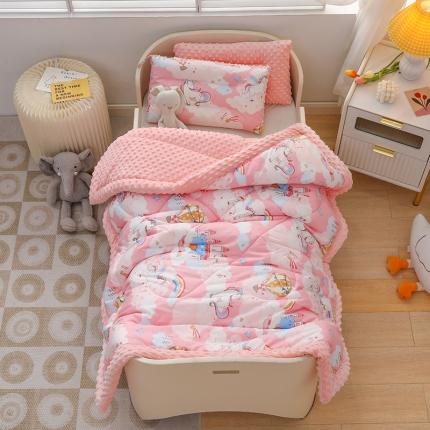 91家纺网 家纺一手货源 找家纺 嗨皮宝贝2022款A类全棉卡通儿童豆豆绒被子被芯 童话王国粉