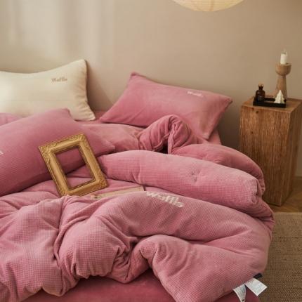 91家纺网 家纺一手货源 找家纺 2022新款原创软fufu华芙绒奶油绒大豆棉冬被 满杯甜芋