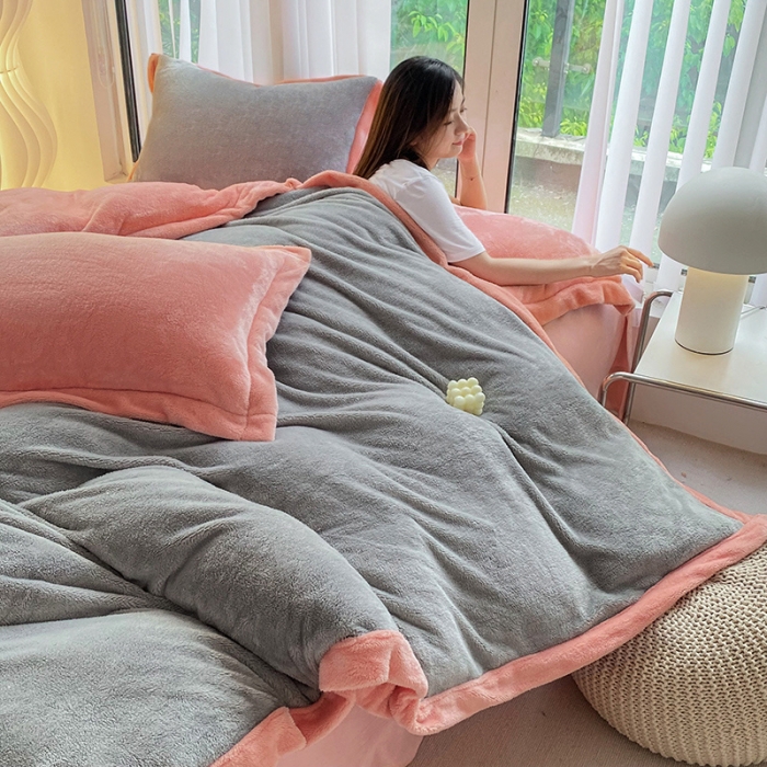 91家纺网 家纺一手货源 找家纺 吾秀家居 2022新款兔兔绒四件套 兔兔绒-灰粉