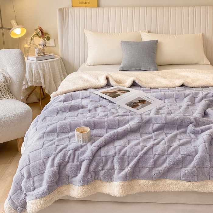 91家纺网 家纺一手货源 找家纺 吾秀家居2022新款舒棉绒提花毯 绒毯方块紫