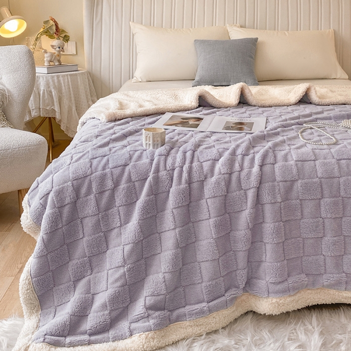 91家纺网 家纺一手货源 找家纺 吾秀家居2022新款舒棉绒提花毯 绒毯方块紫