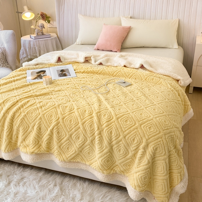 91家纺网 家纺一手货源 找家纺 吾秀家居2022新款舒棉绒提花毯 绒毯回格黄