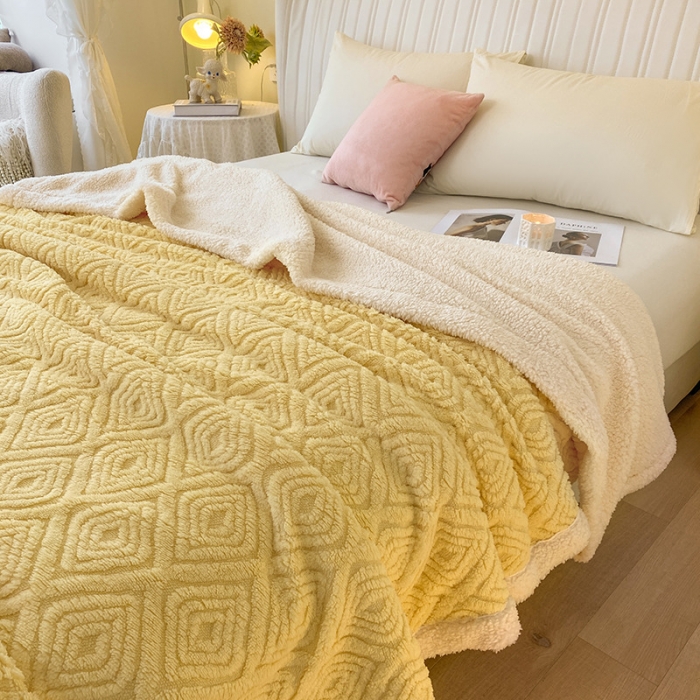 91家纺网 家纺一手货源 找家纺 吾秀家居2022新款舒棉绒提花毯 绒毯回格黄