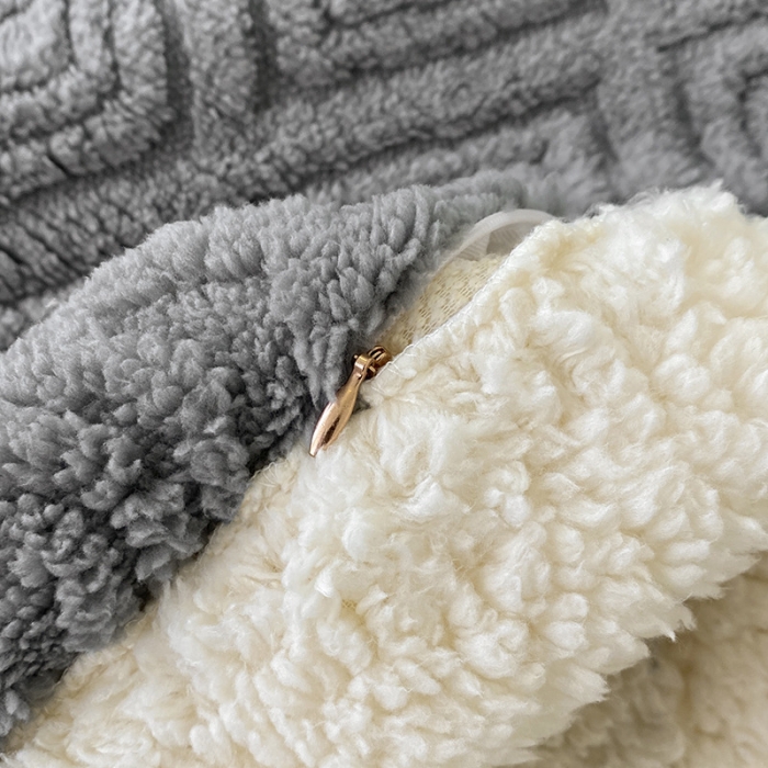 91家纺网 家纺一手货源 找家纺 吾秀家居2022新款舒棉绒提花毯 绒毯回格灰