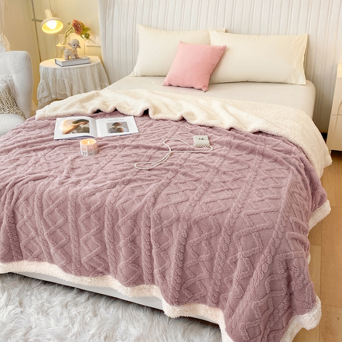 91家纺网 家纺一手货源 找家纺 吾秀家居2022新款舒棉绒提花毯 绒毯毛衣粉