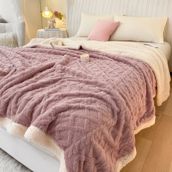 91家纺网 家纺一手货源 找家纺 吾秀家居2022新款舒棉绒提花毯 绒毯毛衣粉