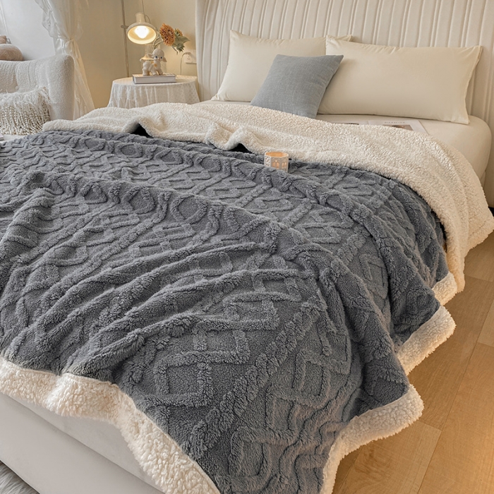 91家纺网 家纺一手货源 找家纺 吾秀家居2022新款舒棉绒提花毯 绒毯毛衣灰