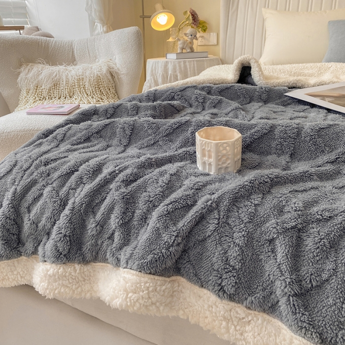 91家纺网 家纺一手货源 找家纺 吾秀家居2022新款舒棉绒提花毯 绒毯毛衣灰