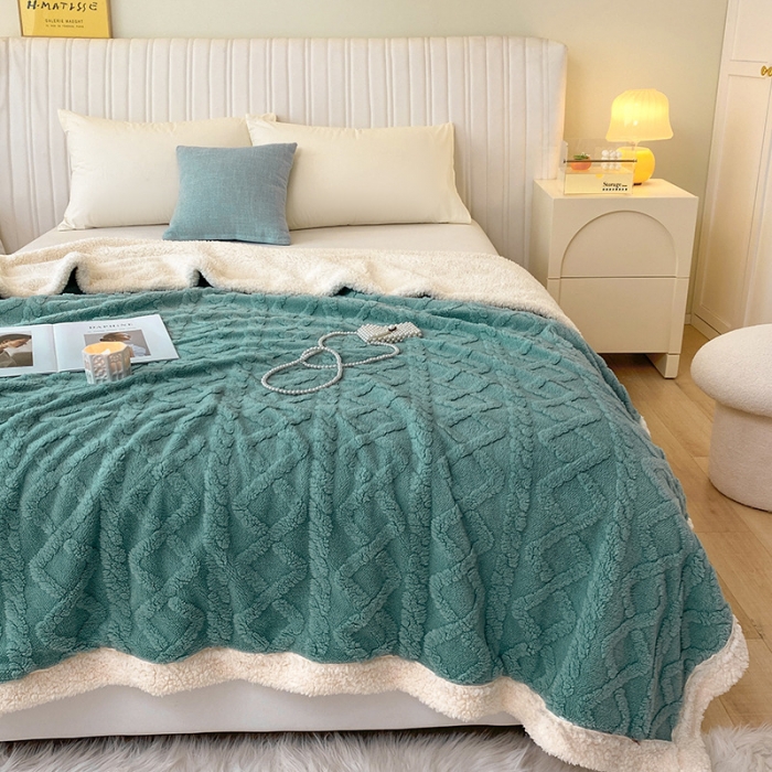 91家纺网 家纺一手货源 找家纺 吾秀家居2022新款舒棉绒提花毯 绒毯毛衣绿