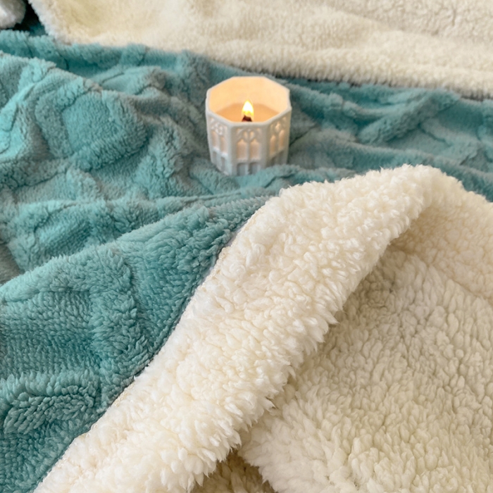 91家纺网 家纺一手货源 找家纺 吾秀家居2022新款舒棉绒提花毯 绒毯毛衣绿