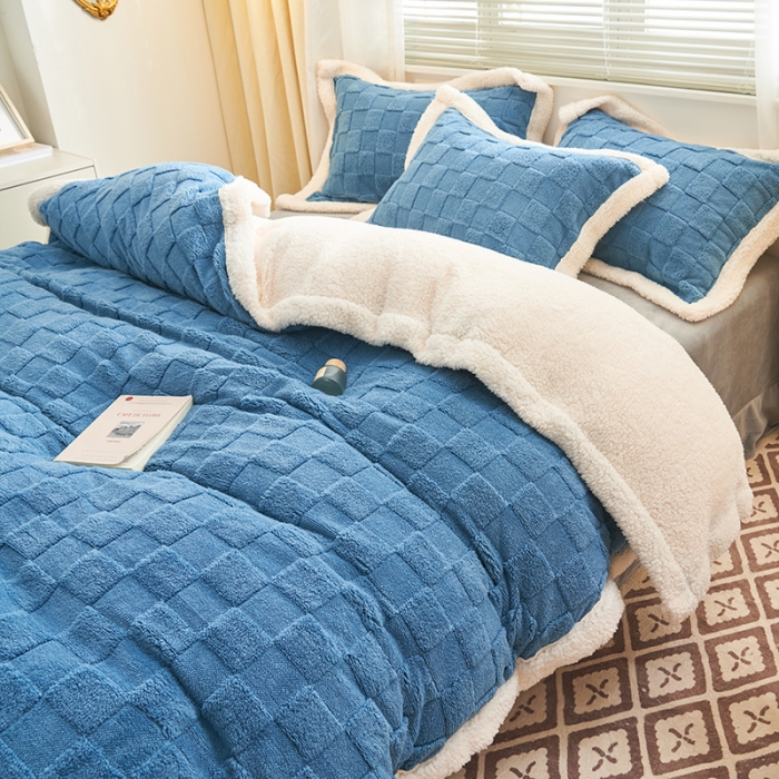 91家纺网 家纺一手货源 找家纺 吾秀家居2022新款舒棉绒提花四件套 方块蓝