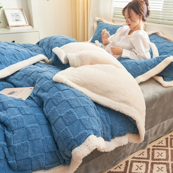 91家纺网 家纺一手货源 找家纺 吾秀家居2022新款舒棉绒提花四件套 方块蓝