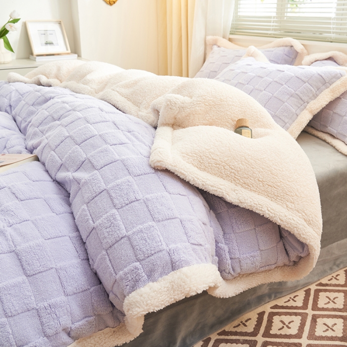 91家纺网 家纺一手货源 找家纺 吾秀家居2022新款舒棉绒提花四件套 方块紫