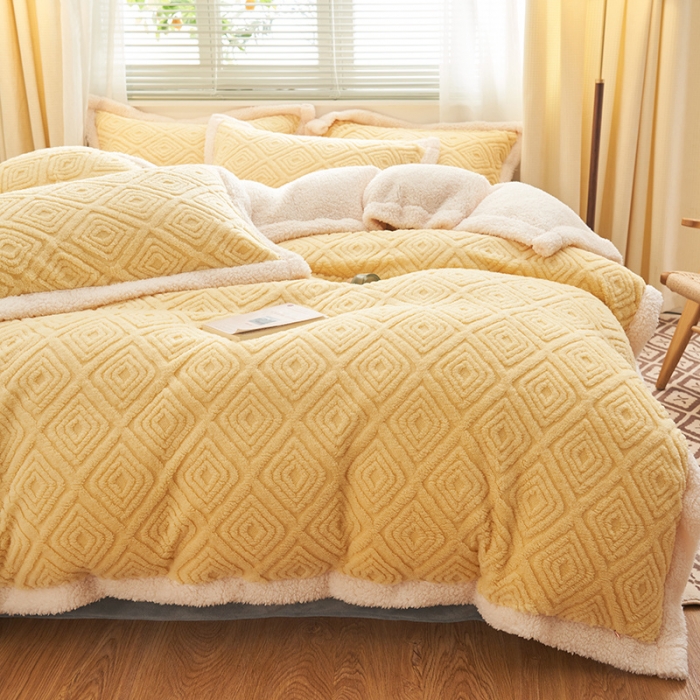 91家纺网 家纺一手货源 找家纺 吾秀家居2022新款舒棉绒提花四件套 回格黄