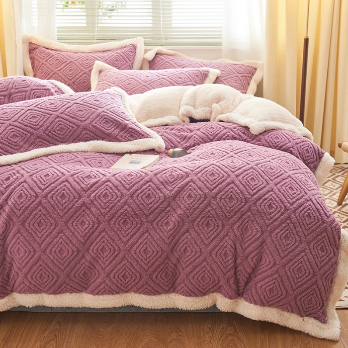 91家纺网 家纺一手货源 找家纺 吾秀家居2022新款舒棉绒提花四件套 回格紫