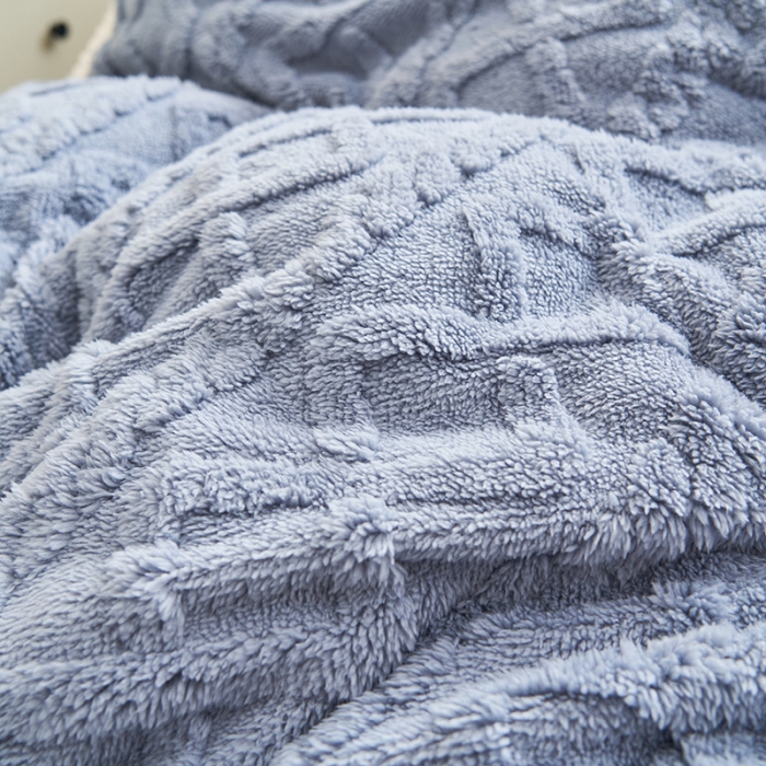 91家纺网 家纺一手货源 找家纺 吾秀家居2022新款舒棉绒提花四件套 毛衣灰