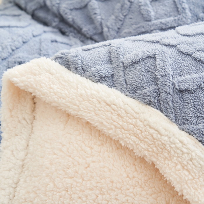 91家纺网 家纺一手货源 找家纺 吾秀家居2022新款舒棉绒提花四件套 毛衣灰