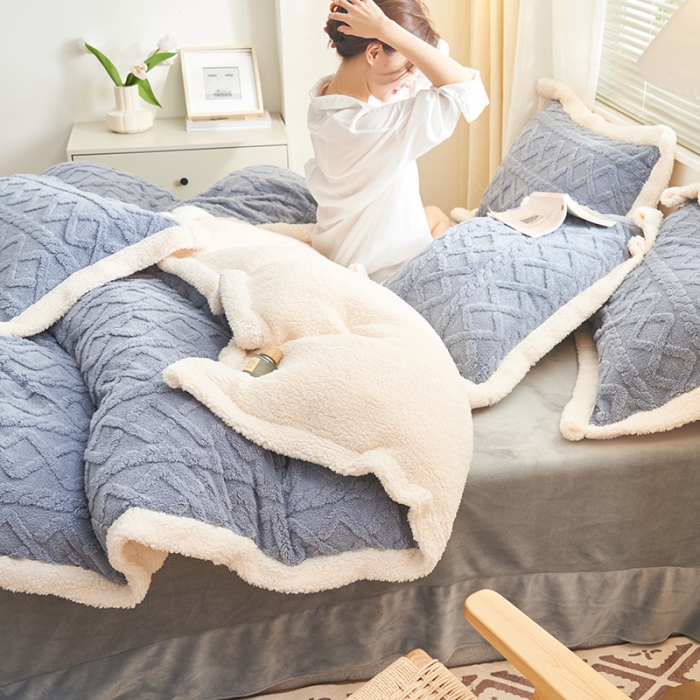 91家纺网 家纺一手货源 找家纺 吾秀家居2022新款舒棉绒提花四件套 毛衣灰