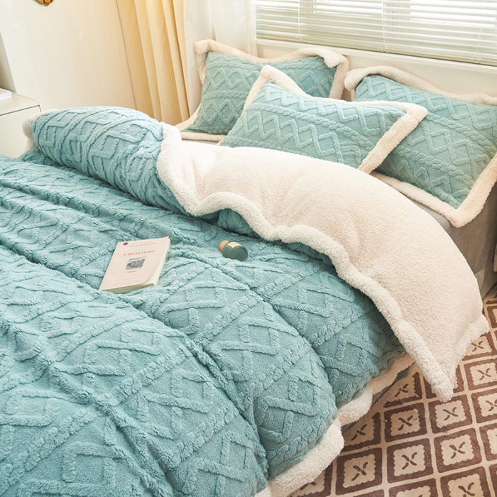 91家纺网 家纺一手货源 找家纺 吾秀家居2022新款舒棉绒提花四件套 毛衣绿