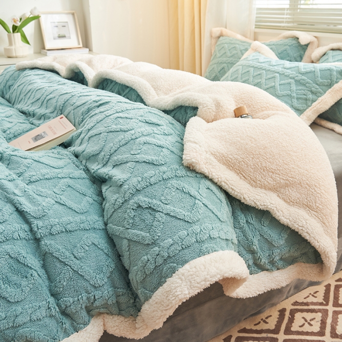 91家纺网 家纺一手货源 找家纺 吾秀家居2022新款舒棉绒提花四件套 毛衣绿