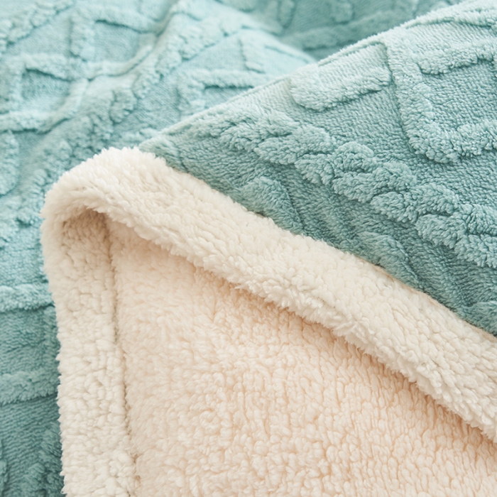 91家纺网 家纺一手货源 找家纺 吾秀家居2022新款舒棉绒提花四件套 毛衣绿