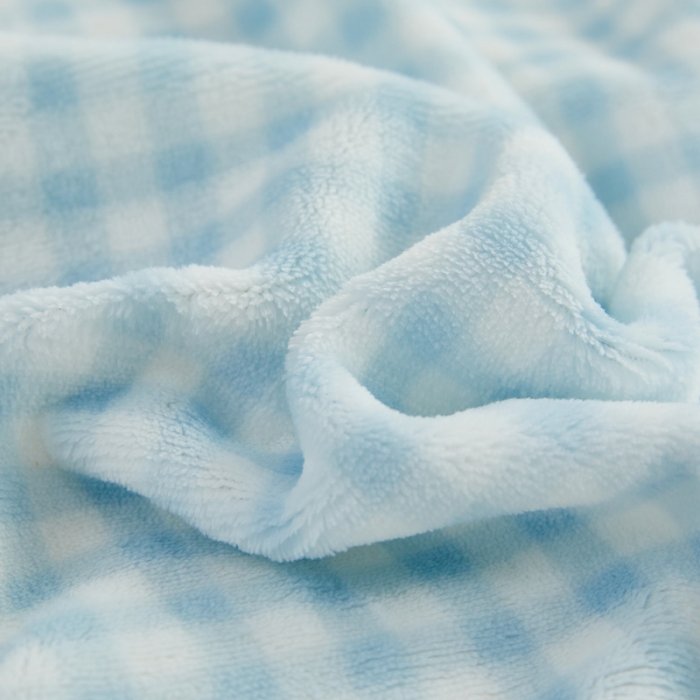 91家纺网 家纺一手货源 找家纺 亲亲公主 2025新款牛奶绒卡通绣花四件套- 蓝色小熊