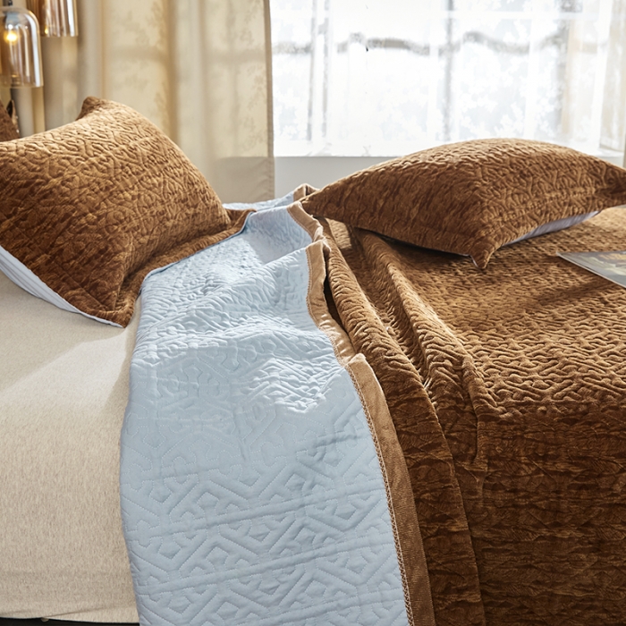 91家纺网 家纺一手货源 找家纺 佳梦家纺2022新款脏脏色织牛奶绒盖毯 脏脏-深咖